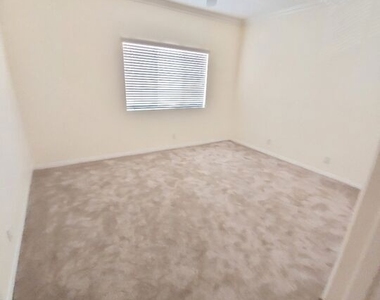 1808 Franklin Canyon Drive - Photo Thumbnail 10