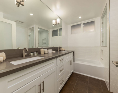 8911 Cynthia Street - Photo Thumbnail 11