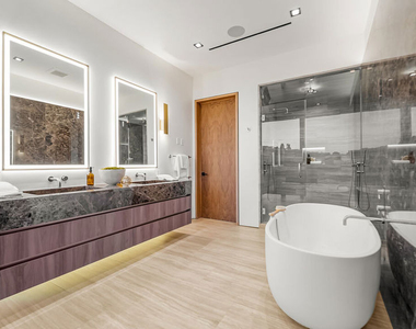 8777 W Hollywood Boulevard - Photo Thumbnail 42