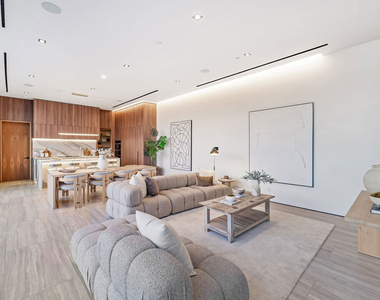 8777 W Hollywood Boulevard - Photo Thumbnail 20