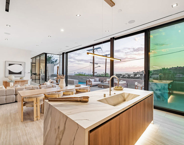 8777 W Hollywood Boulevard - Photo Thumbnail 21