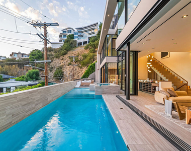 8777 W Hollywood Boulevard - Photo Thumbnail 14