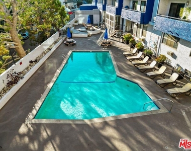 10982 Roebling Avenue - Photo Thumbnail 32