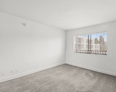 10982 Roebling Avenue - Photo Thumbnail 27