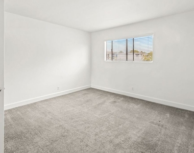 10982 Roebling Avenue - Photo Thumbnail 17