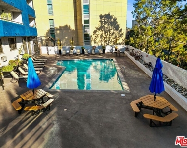 10982 Roebling Avenue - Photo Thumbnail 33