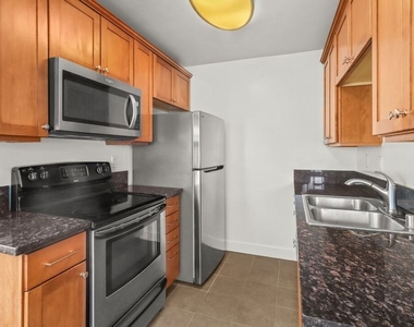 10982 Roebling Avenue - Photo Thumbnail 8