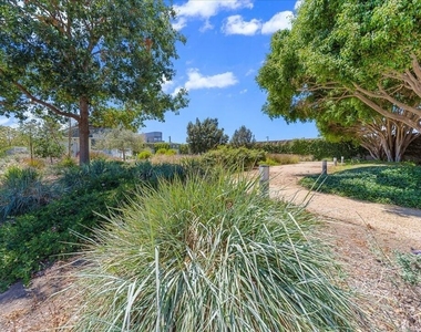 2954 Exposition Blvd - Photo Thumbnail 16
