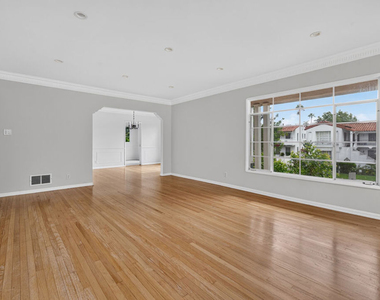1089 S Ogden Drive - Photo Thumbnail 16