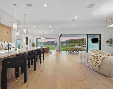 12061 N Northstar Lane - Photo Thumbnail 7