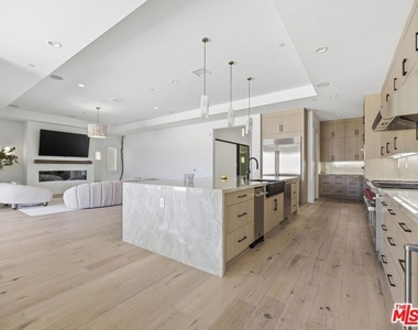 12061 N Northstar Lane - Photo Thumbnail 9