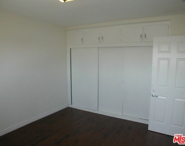 1326 S Ridgeley Drive - Photo Thumbnail 18