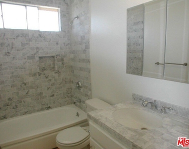 1326 S Ridgeley Drive - Photo Thumbnail 15