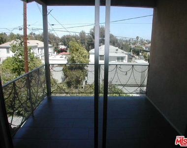 1326 S Ridgeley Drive - Photo Thumbnail 10