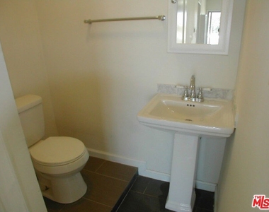 1326 S Ridgeley Drive - Photo Thumbnail 12