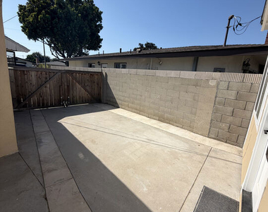 8472 San Carlos Way - Photo Thumbnail 9