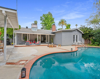 14346 Killion Street - Photo Thumbnail 5