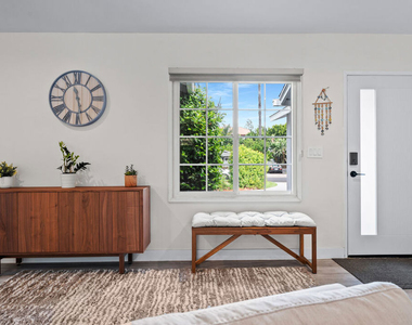 14346 Killion Street - Photo Thumbnail 3