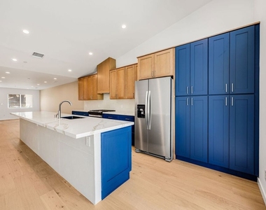 7933 Zelzah Avenue - Photo Thumbnail 8
