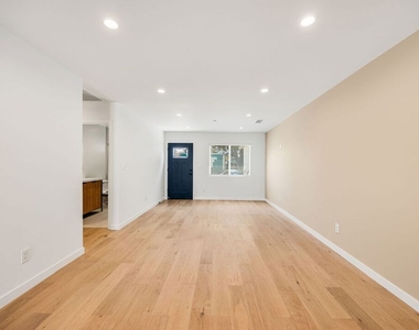 7933 Zelzah Avenue - Photo Thumbnail 4