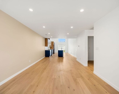 7933 Zelzah Avenue - Photo Thumbnail 5