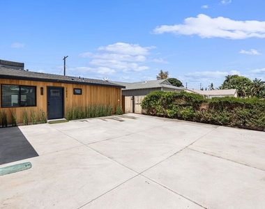 7933 Zelzah Avenue - Photo Thumbnail 32
