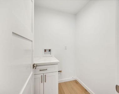 7933 Zelzah Avenue - Photo Thumbnail 19