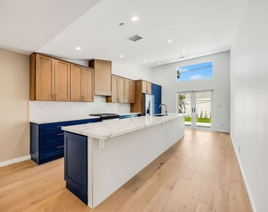 7933 Zelzah Avenue - Photo Thumbnail 6