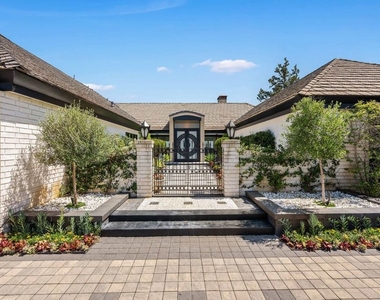 8416 Skyline Drive - Photo Thumbnail 17