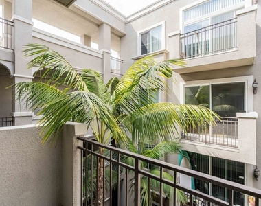 4060 Glencoe Avenue - Photo Thumbnail 6