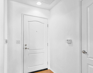 4060 Glencoe Avenue - Photo Thumbnail 2