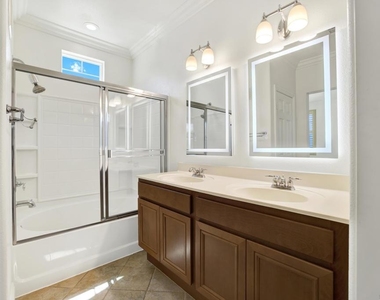 16915 Hutchins Landing - Photo Thumbnail 7
