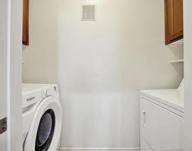 16915 Hutchins Landing - Photo Thumbnail 5