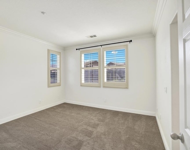 16915 Hutchins Landing - Photo Thumbnail 6