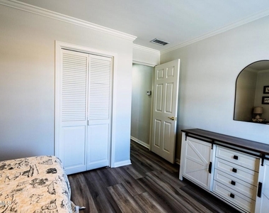 4475 Barnard Street - Photo Thumbnail 37