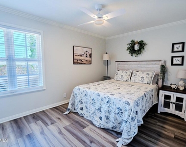 4475 Barnard Street - Photo Thumbnail 33
