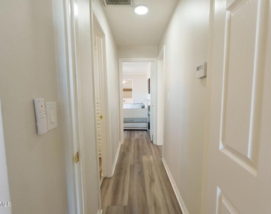 4475 Barnard Street - Photo Thumbnail 38