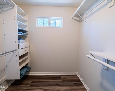 4475 Barnard Street - Photo Thumbnail 20