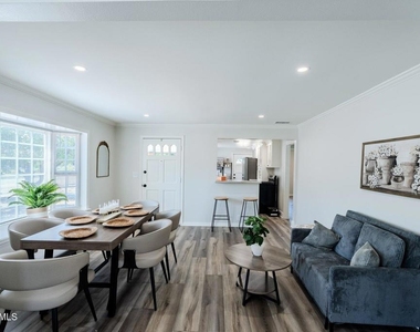 4475 Barnard Street - Photo Thumbnail 9