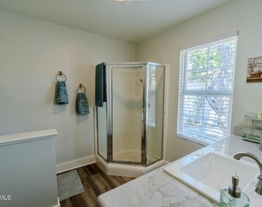4475 Barnard Street - Photo Thumbnail 16