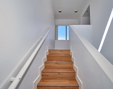 414 W Village Square N - Photo Thumbnail 28