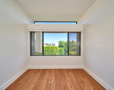 414 W Village Square N - Photo Thumbnail 38