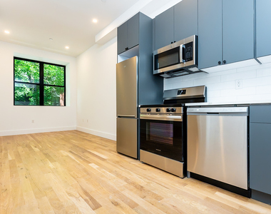 422 1/2 Gates Ave 11216 - Photo Thumbnail 18