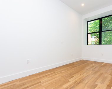 422 1/2 Gates Ave 11216 - Photo Thumbnail 4