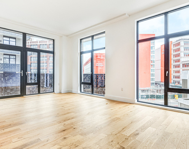 38-38 32nd St 11101 - Photo Thumbnail 3