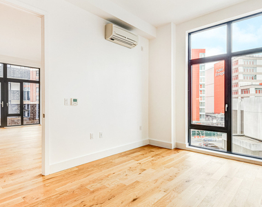 38-38 32nd St 11101 - Photo Thumbnail 9