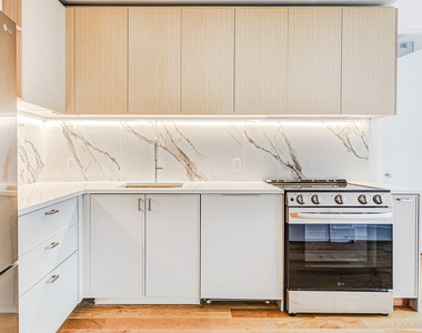 38-38 32nd St 11101 - Photo Thumbnail 17