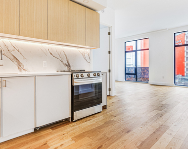 38-38 32nd St 11101 - Photo Thumbnail 16