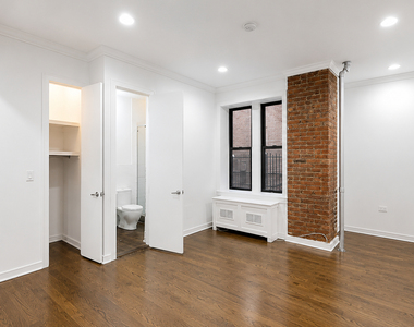 410 Eastern Parkway - Photo Thumbnail 2