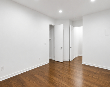 410 Eastern Parkway - Photo Thumbnail 3
